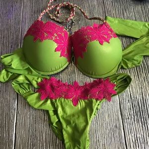 Beach Bunny Bikini Set (NWOT)